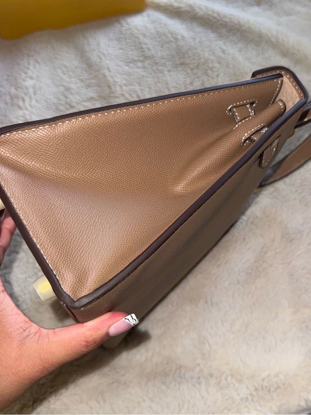 Beautiful Kelly Bag Size 28CM Gold Hardware - Picture 5 of 9
